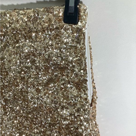 L’ATISTE Sequined Gold High Rise Shorts - Picture 3 of 4